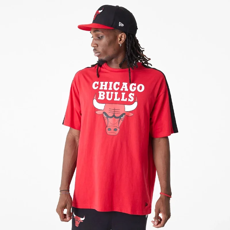 Men's T-shirts stylish brown-Chicago Bulls NBA Colour Block Red Oversized T-Shirt