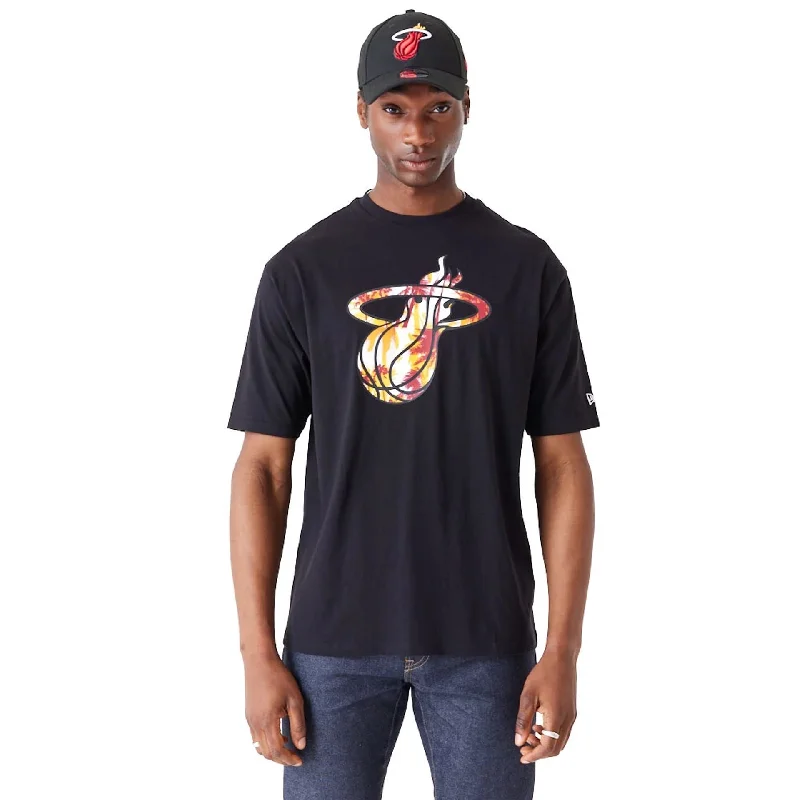 Men's T-shirts lightweight black-Miami Heat NBA Large Infill Black Oversized T-Shirt